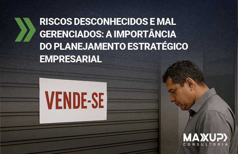 Empresa encerrando atividades por falta de planejamento estratégico empresarial, com placa de vende-se e empresário em postura de esgotamento