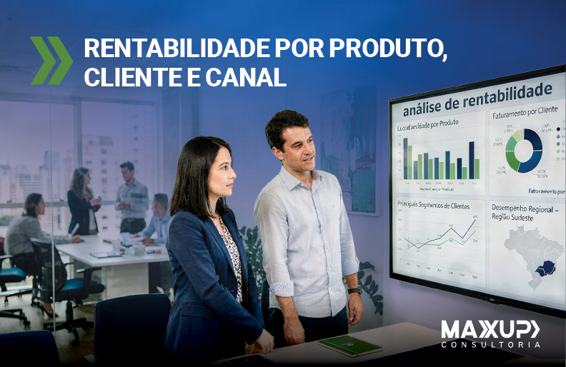 Dois gestores brasileiros analisando rentabilidade por produto cliente e canal em reunião empresarial